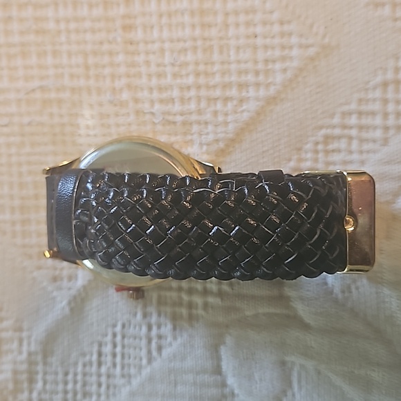 Watch - Picture 2 of 3